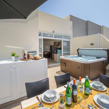 Summer Breeze Penthouse With Private Hot Tub & Terrace With Panoramic Views, By Getawaysmalta Mellieħa Dış mekan fotoğraf