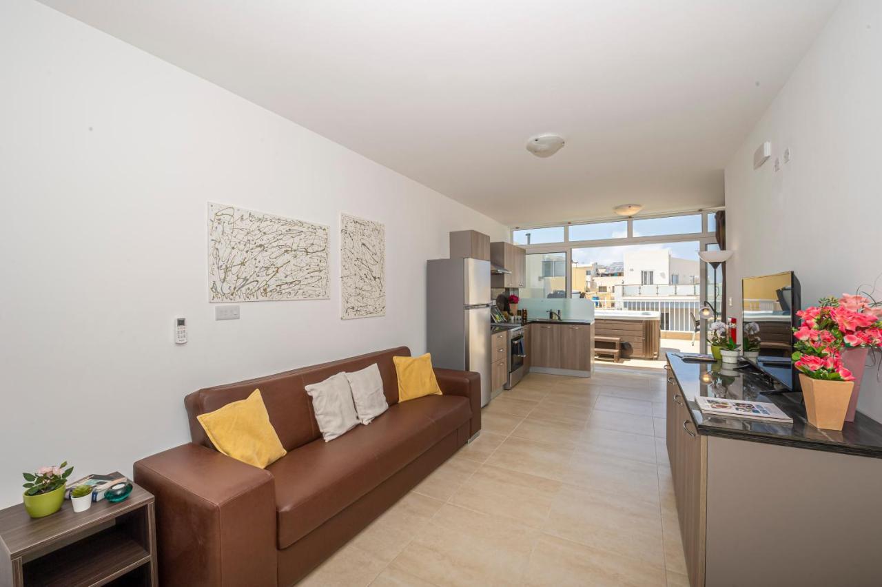 Summer Breeze Penthouse With Private Hot Tub & Terrace With Panoramic Views, By Getawaysmalta Mellieħa Dış mekan fotoğraf