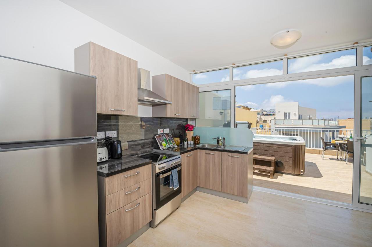 Summer Breeze Penthouse With Private Hot Tub & Terrace With Panoramic Views, By Getawaysmalta Mellieħa Dış mekan fotoğraf