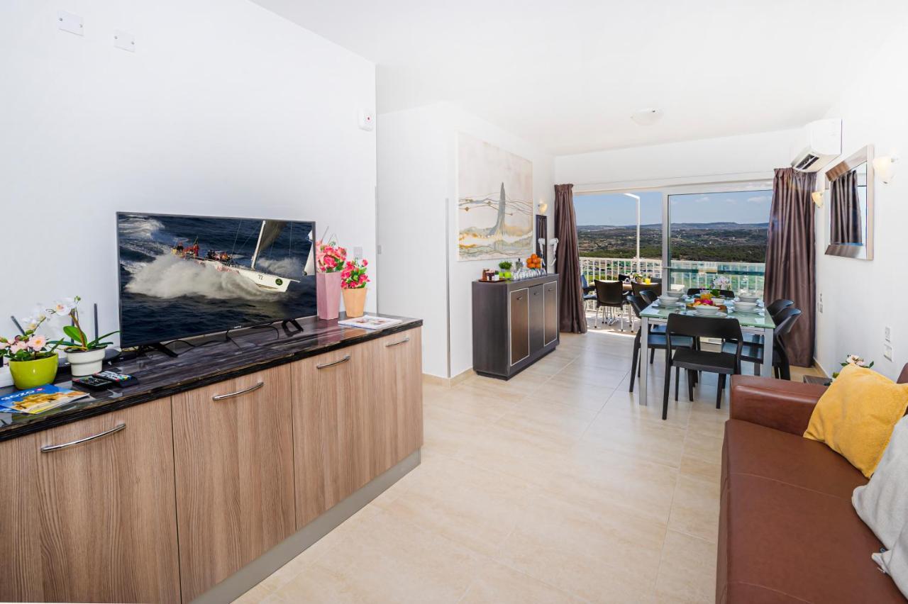 Summer Breeze Penthouse With Private Hot Tub & Terrace With Panoramic Views, By Getawaysmalta Mellieħa Dış mekan fotoğraf