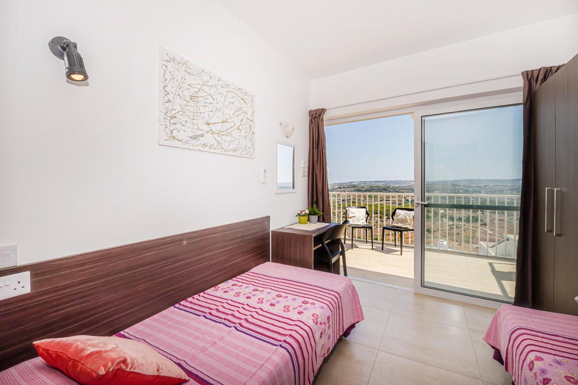 Summer Breeze Penthouse With Private Hot Tub & Terrace With Panoramic Views, By Getawaysmalta Mellieħa Dış mekan fotoğraf