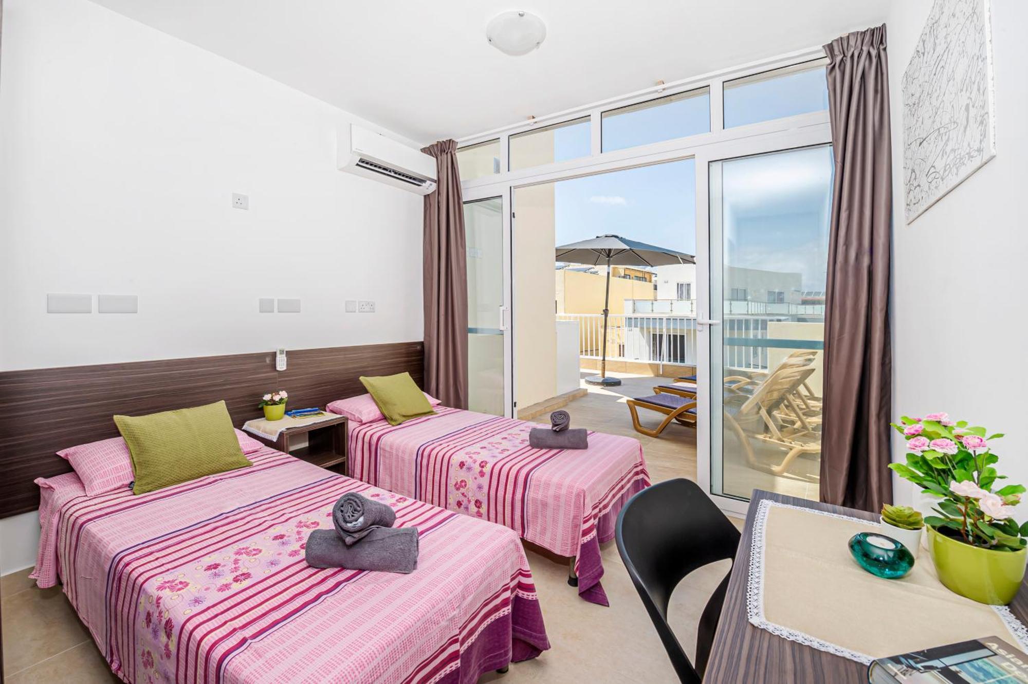 Summer Breeze Penthouse With Private Hot Tub & Terrace With Panoramic Views, By Getawaysmalta Mellieħa Dış mekan fotoğraf
