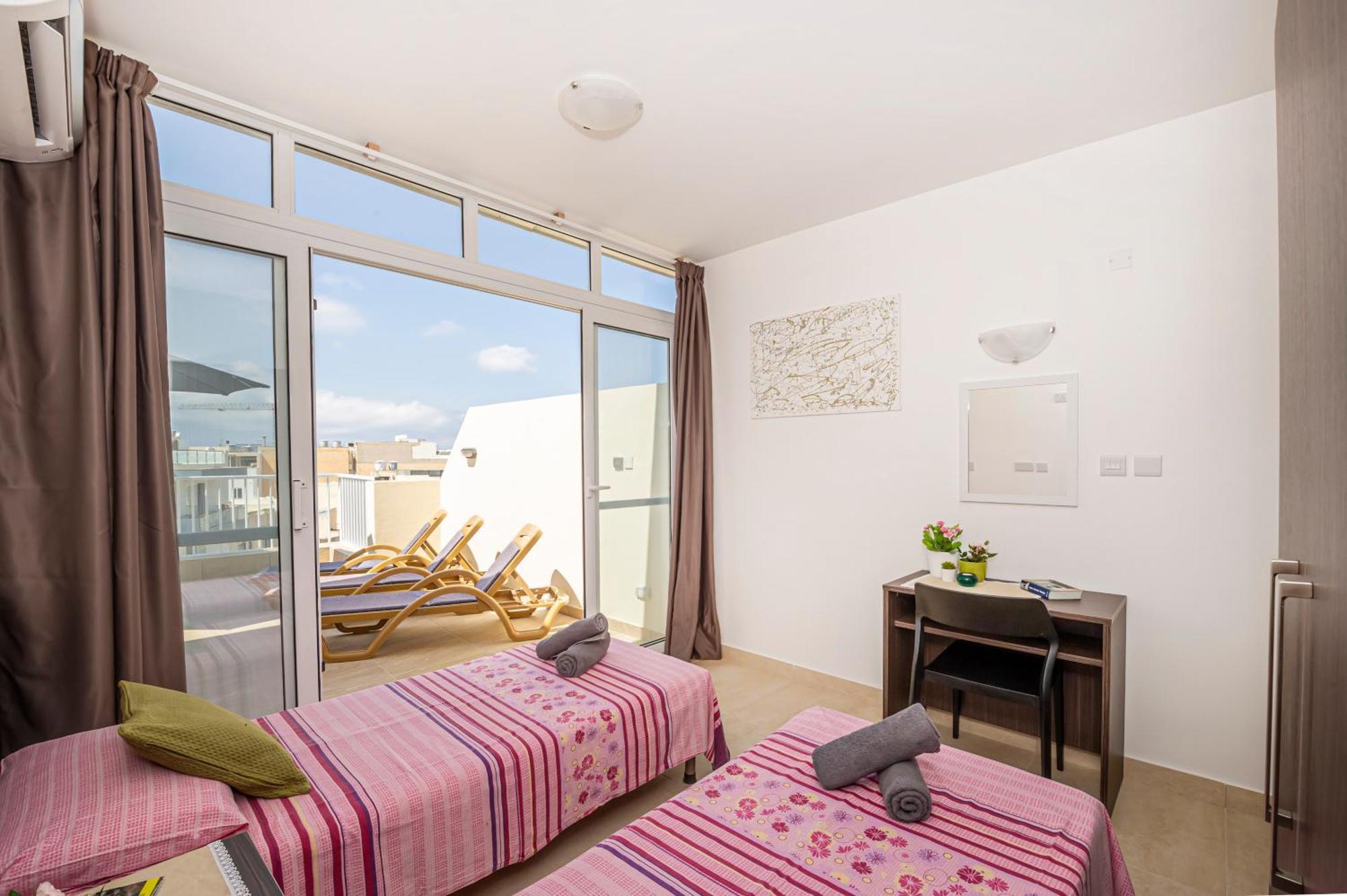 Summer Breeze Penthouse With Private Hot Tub & Terrace With Panoramic Views, By Getawaysmalta Mellieħa Dış mekan fotoğraf